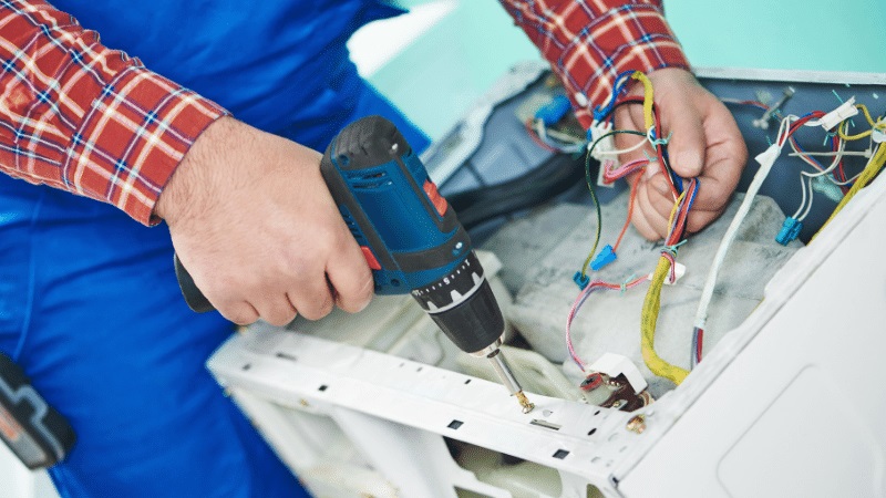 Selendi Daikin Daikin çamaşır makinesi kart tamiri – Su almama arızası orijinal parça ile giderildi. - Teknik servis örneği